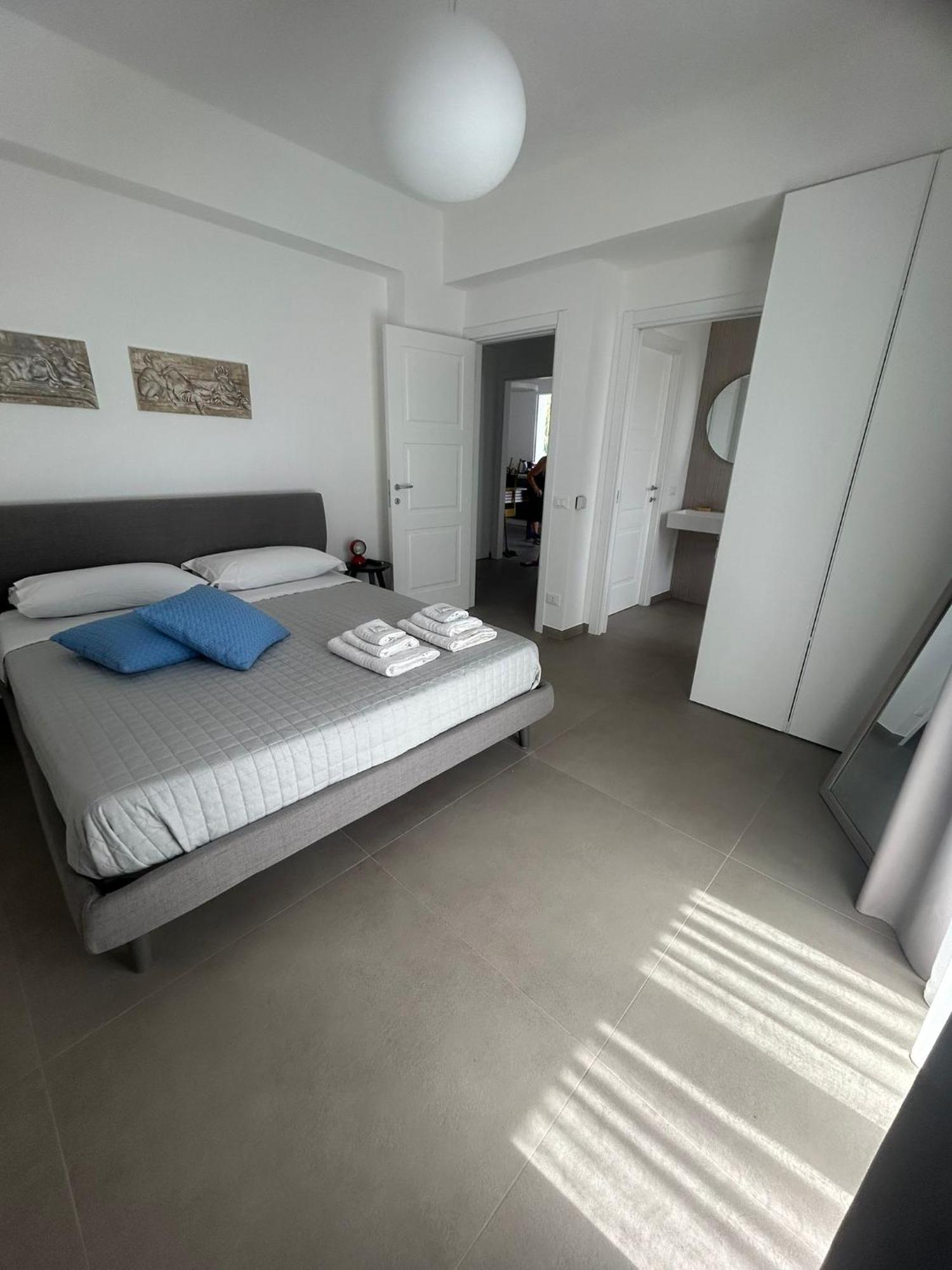 Mondello Felix - Appartamenti In Villa A 600M Dal Mare Room photo